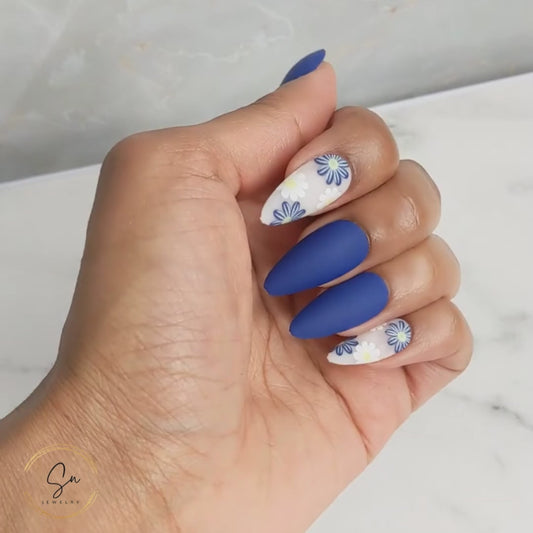 She Blue Flowers - Nails